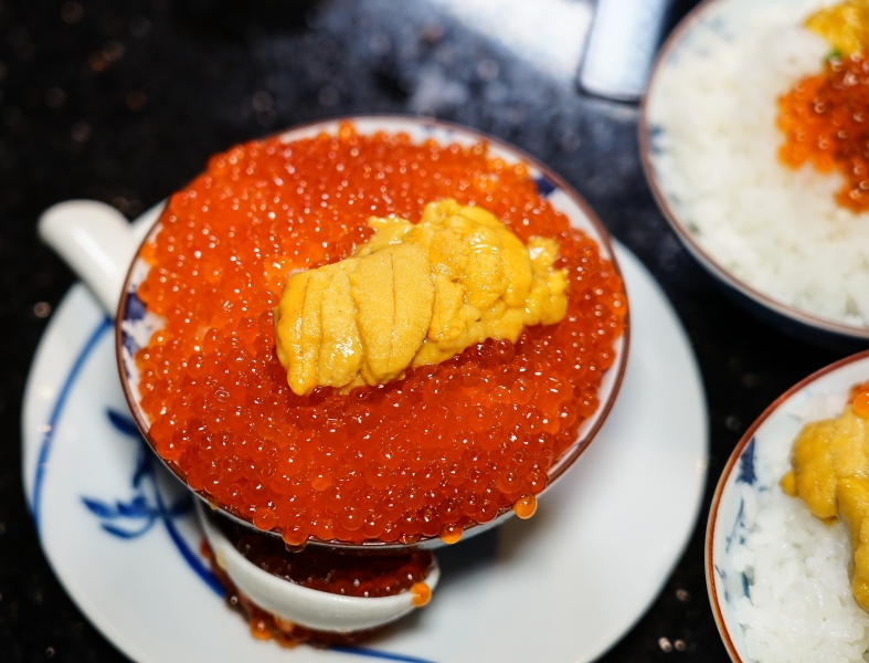 [國父紀念館美食]囍聚精緻鍋物-現流海鮮火鍋鮮美十足，滿滿海膽鮭魚卵蓋飯及黑松露雜炊更是讓人印象深刻 台北火鍋