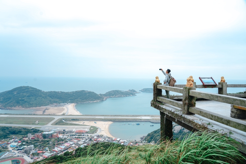 [馬祖自由行]腳踏無人沙灘 俯瞰島嶼風景 自由浪漫芹壁下午茶 北竿一日行程 租車 午餐 景點收錄