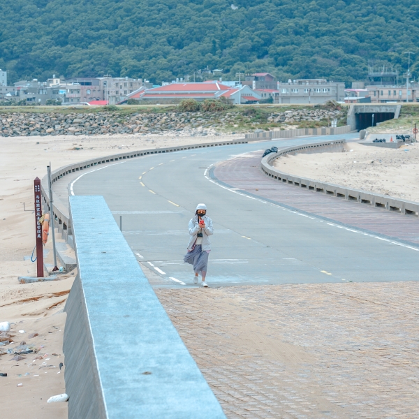 [馬祖自由行]腳踏無人沙灘 俯瞰島嶼風景 自由浪漫芹壁下午茶 北竿一日行程 租車 午餐 景點收錄