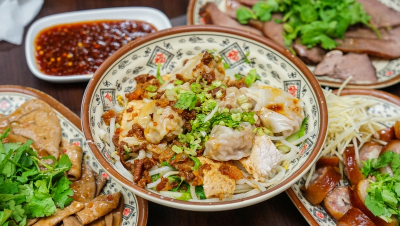 [花蓮吉安美食]慶豐麵店-這家獨特煙燻小菜太美味  必吃三角肉 豬尾巴 豬肝 太晚來就沒有啦 花蓮美食推薦