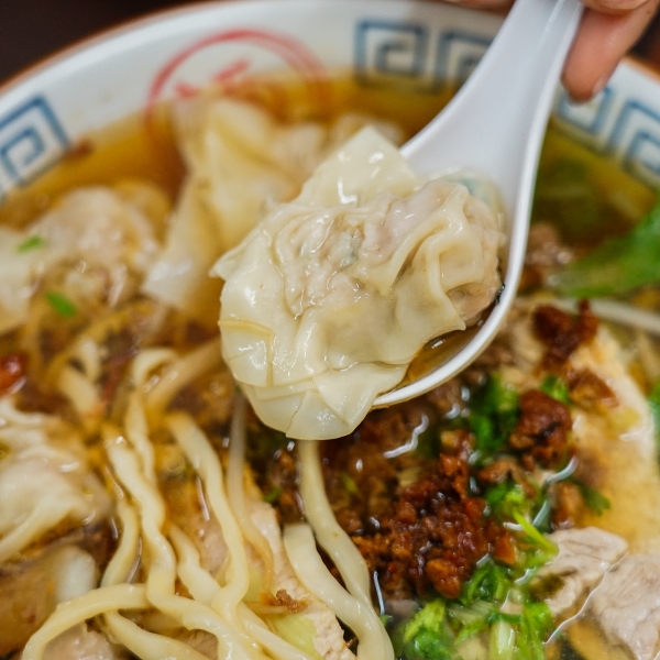 [花蓮吉安美食][影片]慶豐麵店-這家獨特煙燻小菜太美味! 必吃三角肉、豬尾巴、豬肝! 花蓮美食推薦 花蓮VLOG