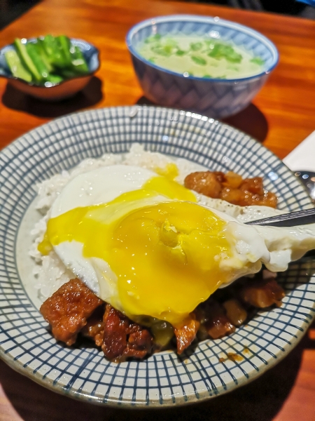 [花蓮美食]痣男&巢女美學部-美味滷肉飯大推薦 環境質感好又舒服  超群西服以另一種方式延續西服文化