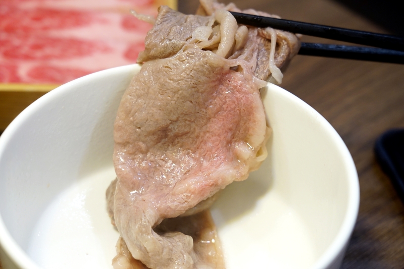 [大安區美食] 肉食族看這裡! 美國自然牛一公斤只要730元 吃得爽又美味健康 鮮切冷藏肉 日本A5和牛、金門酒糟牛，生食等級日本干貝  Shabu Nana日式涮涮鍋奈奈-捷運忠孝復興美食