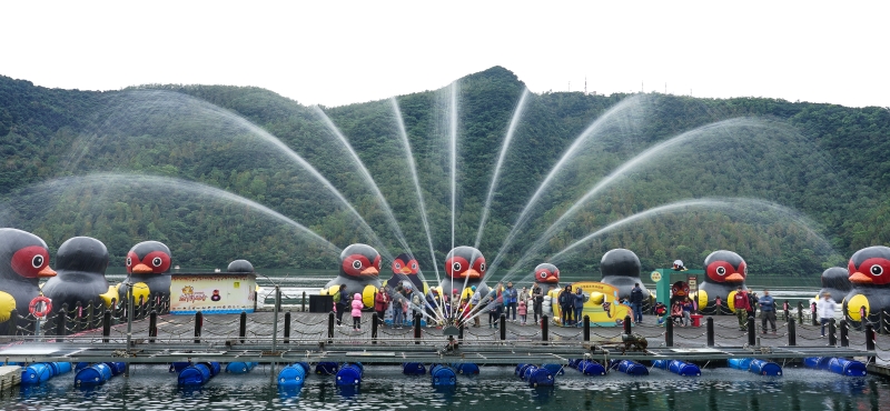 [花蓮過年活動]2019花蓮太平洋燈會 花蓮山豬陪你過好年 璀璨水舞真人舞蹈 過年IG打卡熱點 必拍燈海隧道  東大門夜市 有得看又有得吃唷!