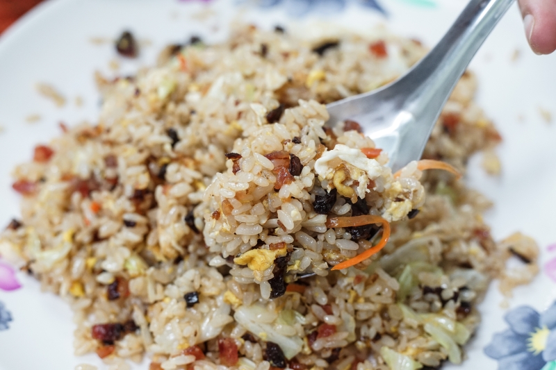 [花蓮美食]臘味炒飯吃了就愛上 五更腸旺燴飯好對味 花蓮隱身巷弄美食-鄭師父小館平價美食熱炒