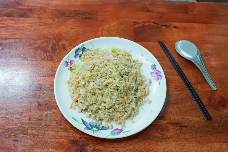 [花蓮美食]臘味炒飯吃了就愛上 五更腸旺燴飯好對味 花蓮隱身巷弄美食-鄭師父小館平價美食熱炒