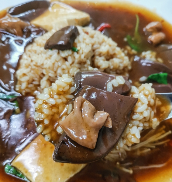 [花蓮美食]臘味炒飯吃了就愛上 五更腸旺燴飯好對味 花蓮隱身巷弄美食-鄭師父小館平價美食熱炒