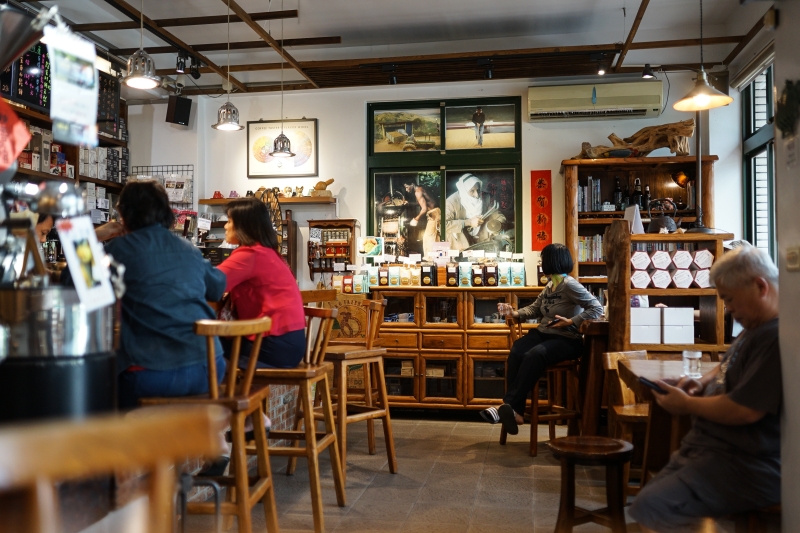 [花蓮吉安咖啡廳]伯揚咖啡-氣氛舒服沉穩 自家烘焙咖啡豆 提供虹吸式咖啡