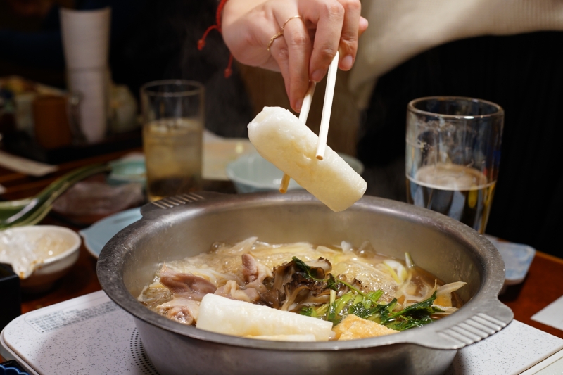 [日本秋田美食]比內地雞串燒、雞肉丸子超級好吃 烤米棒火鍋 秋田必吃鄉土料裡- 酒季亭比内や 秋田店(秋田市居酒屋)