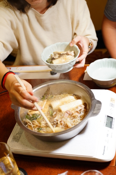 [日本秋田美食]比內地雞串燒、雞肉丸子超級好吃 烤米棒火鍋 秋田必吃鄉土料裡- 酒季亭比内や 秋田店(秋田市居酒屋)