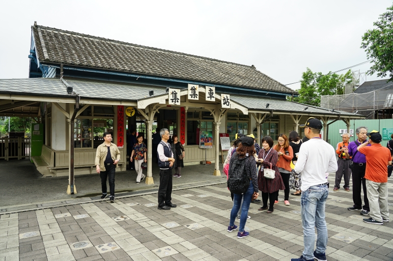 [南投一日遊]原來集集這麼好玩 彩繪車廂 漫遊綠色隧道 添興窯陶藝DIY 復仇者聯盟英雄摺紙也太厲害了吧! 集集一日遊行程