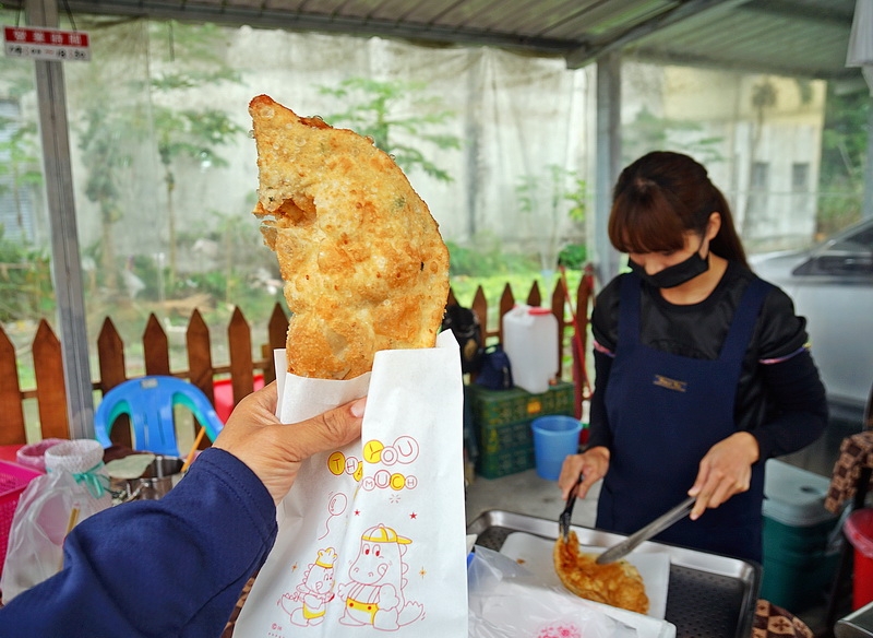 [花蓮光復美食]小可炸彈蔥油餅-份量大又有蓬鬆口感  下午2點開賣唷 @跳躍的宅男