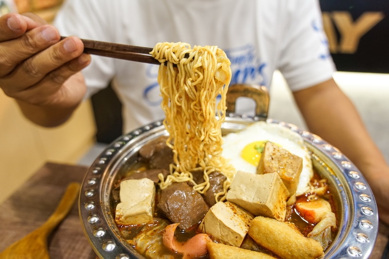 【花蓮美食】麻辣鴨血豆腐鍋香辣夠味 大份量三杯雞炒泡麵好吃又飽足-Ruday滷底撈花蓮中山店 @跳躍的宅男