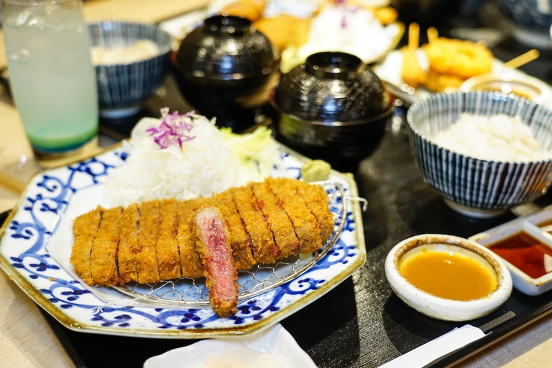 京都勝牛-日本炸牛排登陸台灣 品嚐到獨家60秒高溫快火油炸酥脆口感 (內有詳細菜單) [台北捷運市政府站美食] @跳躍的宅男